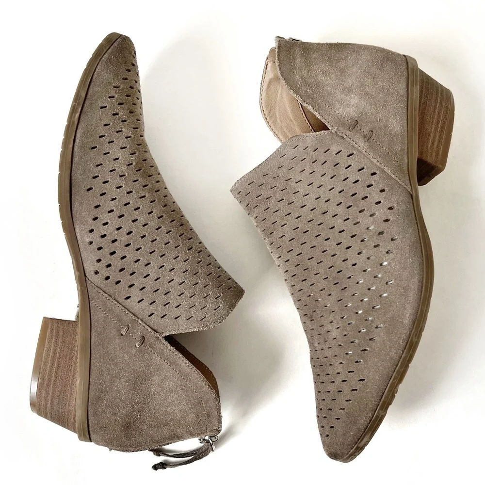 REACTION KENNETH COLE REACTION SIDE WAY PERFORATED SUEDE ANKKE BOOTS TAU…